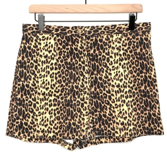Leopard print shorts - Picture 2 of 4